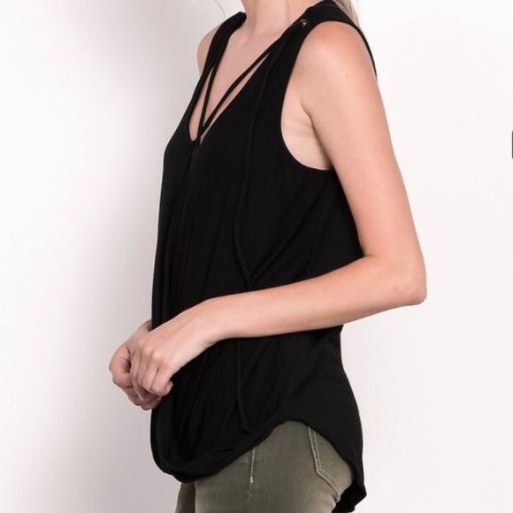 Last 3! 🌟Sleeveless Criss Cross Front Top - Picture 2 of 7